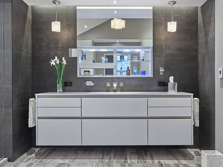 Custom Furniture Multi Drawer Modern Style Solid Wooden Bathroom Vanity Cabinet
